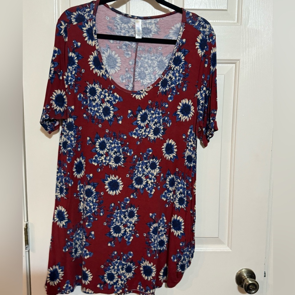 Lularoe shirt size Large
